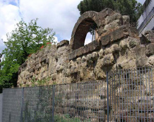 mura-serviane-via-s.-anselmo-1