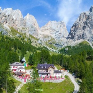 foto rifugi Contrin monte ok